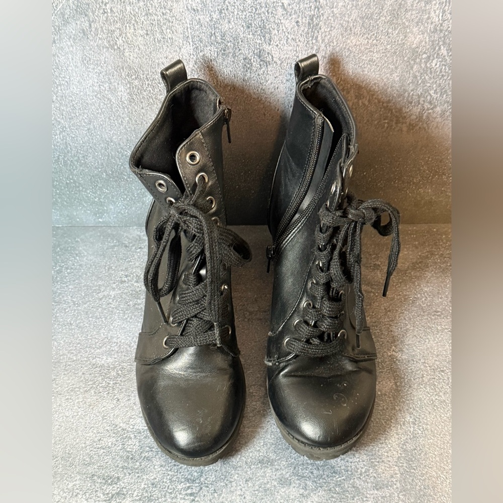 Black Lace-Up Women's Boots